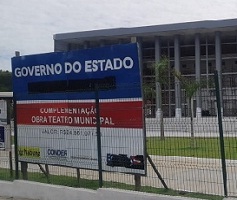 Representantes do Governo do Estado realizam visita técnica a obra do Teatro de Itabuna