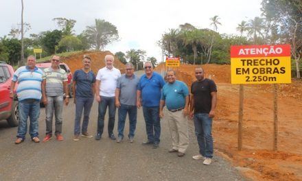 Prefeito, deputados e secretários visitam obras do novo acesso às praias de Itacaré