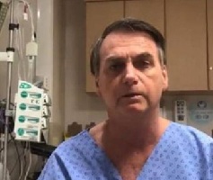 Bolsonaro cai no banheiro, bate a cabeça e é hospitalizado em Brasília