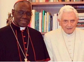 Cardeal usa Bento XVI para orquestrar nova campanha contra Papa Francisco