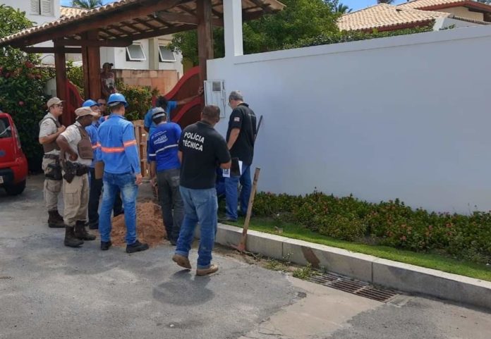 Casas de alto padrão são flagradas com ‘gato’ de água