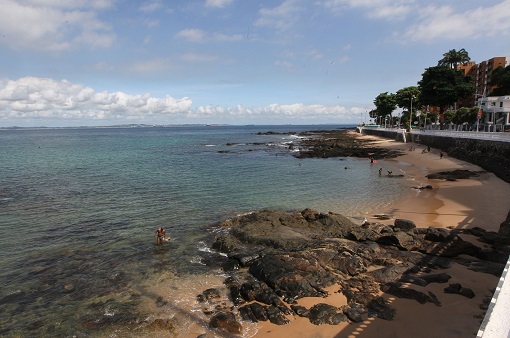 Aplicativo ‘Vai dar Praia’ informa sobre qualidade das praias baianas