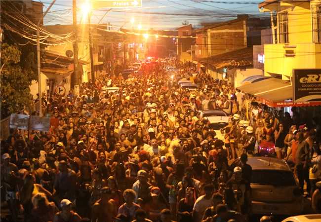 Ilhéus: Bloco Zé Pereira mantém tradição e abre Carnaval do Povo nesta sexta-feira