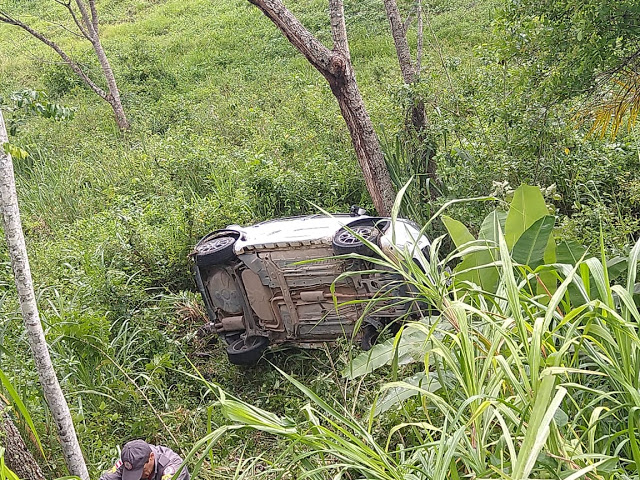 Cinco pessoas ficam feridas após carro cair em ribanceira na rodovia Itabuna/Buerarema; bebê entre as vítimas
