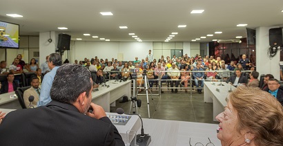 Câmara retoma trabalhos com alvo em aproximação e transparência