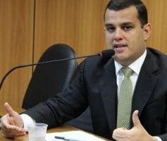 Deputado emite nota pedindo investigação sobre morte de miliciano em sítio do irmão