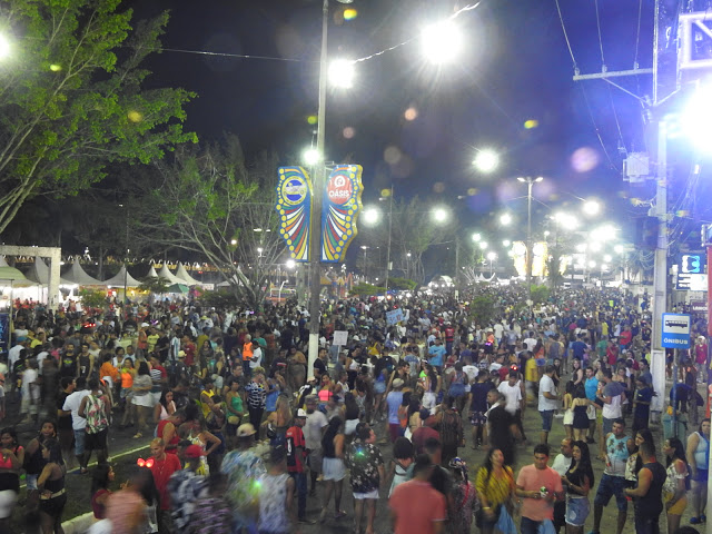 “Itabuna Folia” arrasta multidão para as avenidas no segundo dia de festa