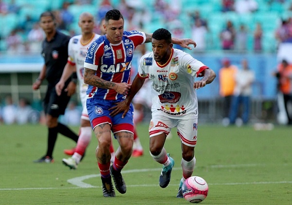 Partidas de futebol continuam suspensas na Bahia