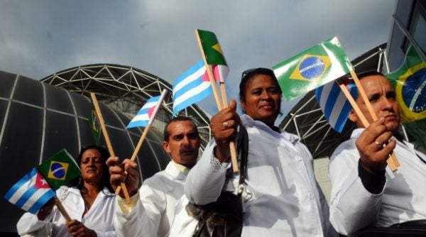 Solidariedade: médicos cubanos se dizem prontos e felizes para ajudar Brasil contra a covid-19