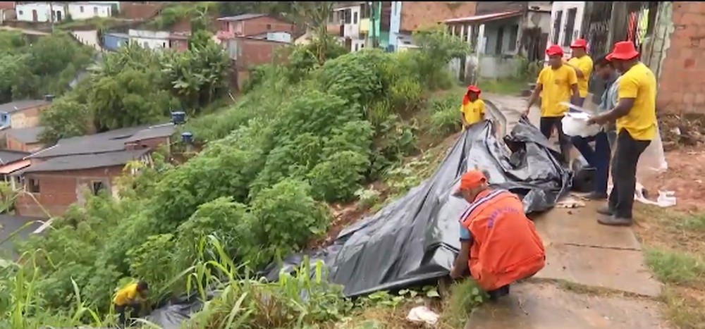 Chuva causa deslizamentos de terras e muitos transtornos em Ilhéus