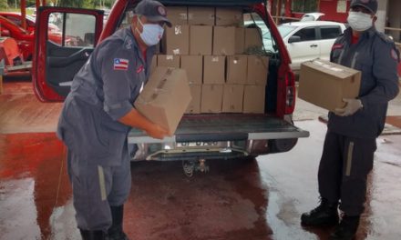 Bombeiros entregam 5 mil frascos de álcool em gel para colégios do sul da Bahia
