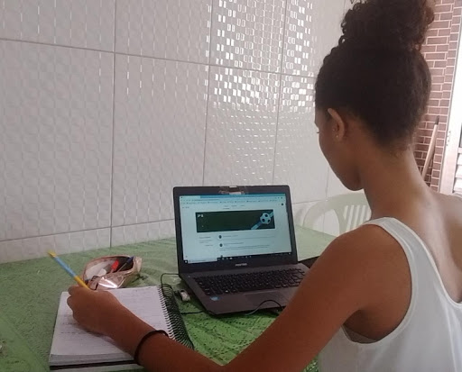 Secretaria da Educação abre salas de aulas virtuais para auxiliar professores durante isolamento social