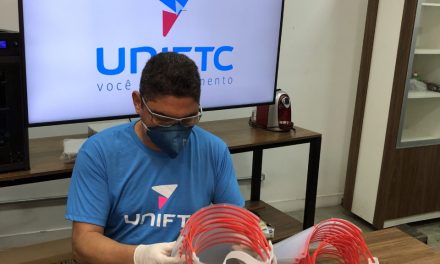 UniFTC Itabuna doa máscaras de proteção facial para profissionais de saúde