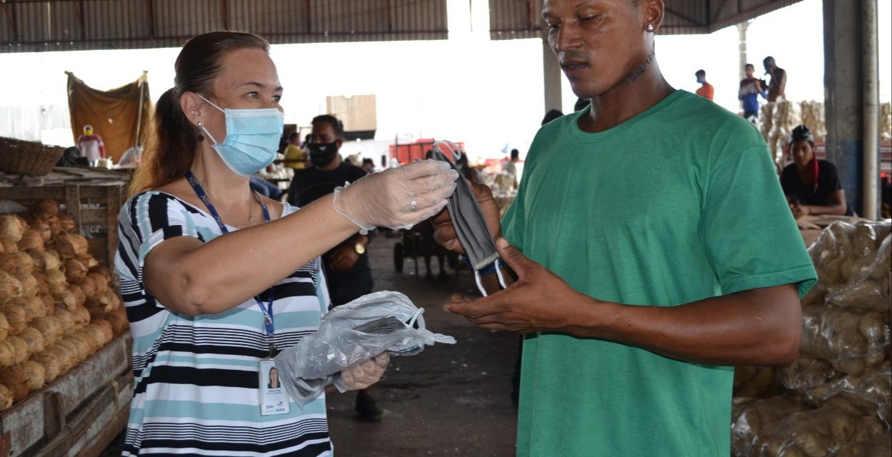 Ceasa distribui 4,5 mil máscaras e imuniza permissionários contra H1N1