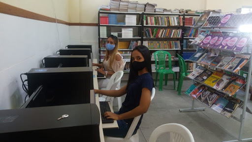 Escolas estaduais auxiliam estudantes sem acesso à internet na inscrição do Enem