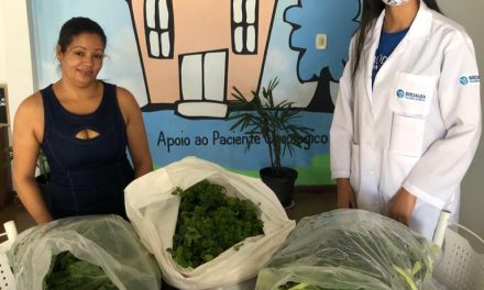 Conjunto Penal de Itabuna doa alimentos de sua horta orgânica a instituições assistenciais