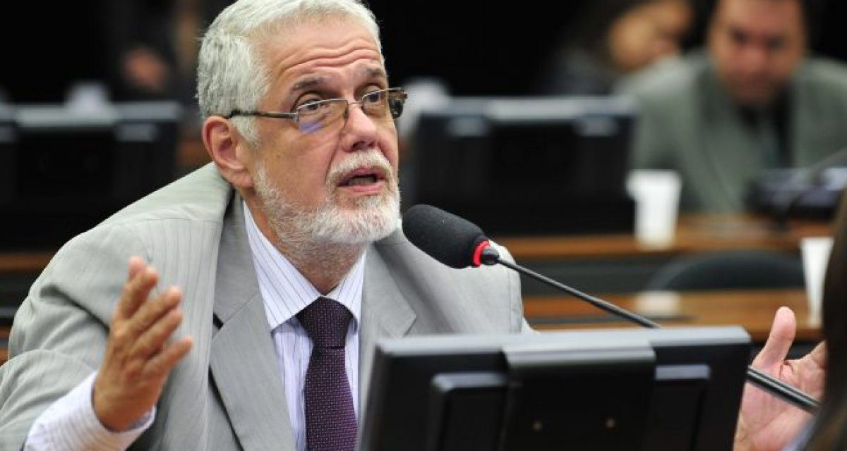 Jorge Solla aciona a Justiça contra Bolsonaro e seu acordo de loteamento do Governo com o “Centrão”