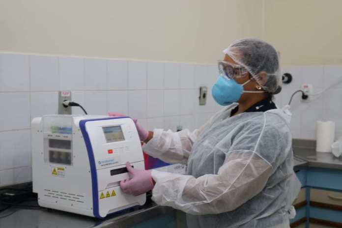 Lacen inicia testes moleculares para Covid-19 em Porto Seguro