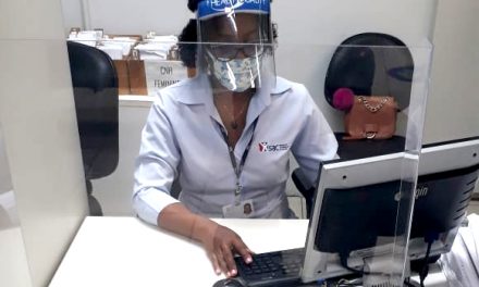 Rede SAC recebe máscaras e protetores faciais para reforçar a segurança no atendimento