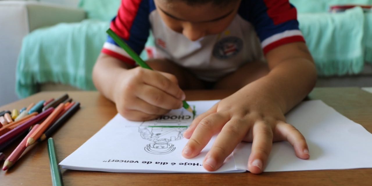 Batalhão de Choque lança caderno de colorir para criançada em isolamento