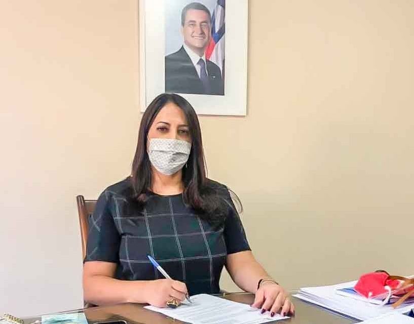 Prefeita de Porto Seguro anuncia nas redes sociais que está com a Covid-19