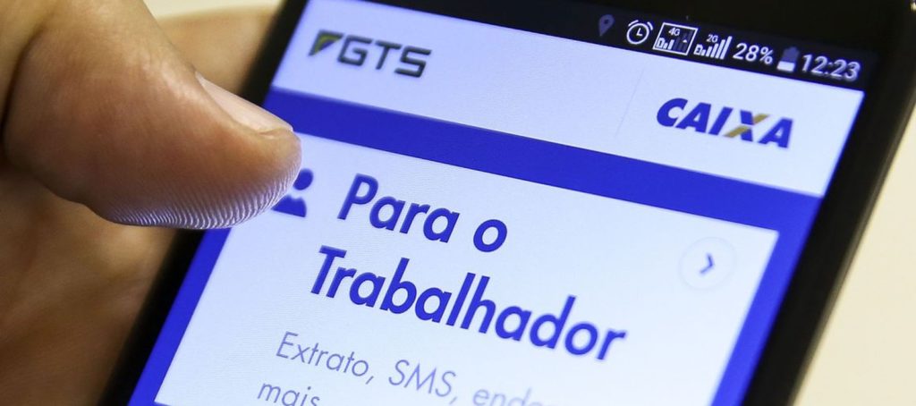 Saque Extraordinário do FGTS: trabalhadores nascidos em outubro recebem nesta quarta-feira