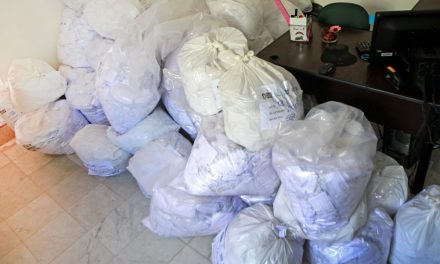 Governo do Estado distribui mais 100 mil máscaras produzidas por costureiras que estavam sem renda