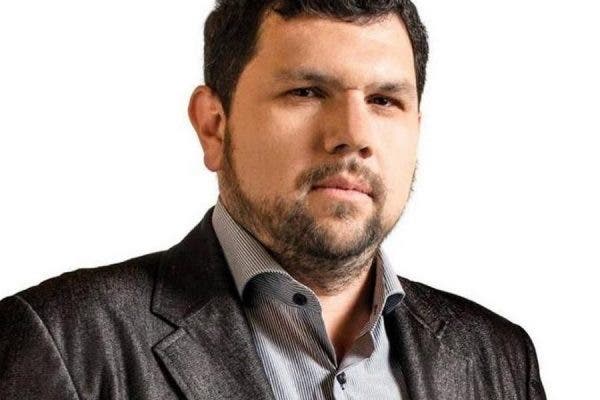 PF prende Oswaldo Eustáquio, blogueiro bolsonarista aliado de Sara Winter