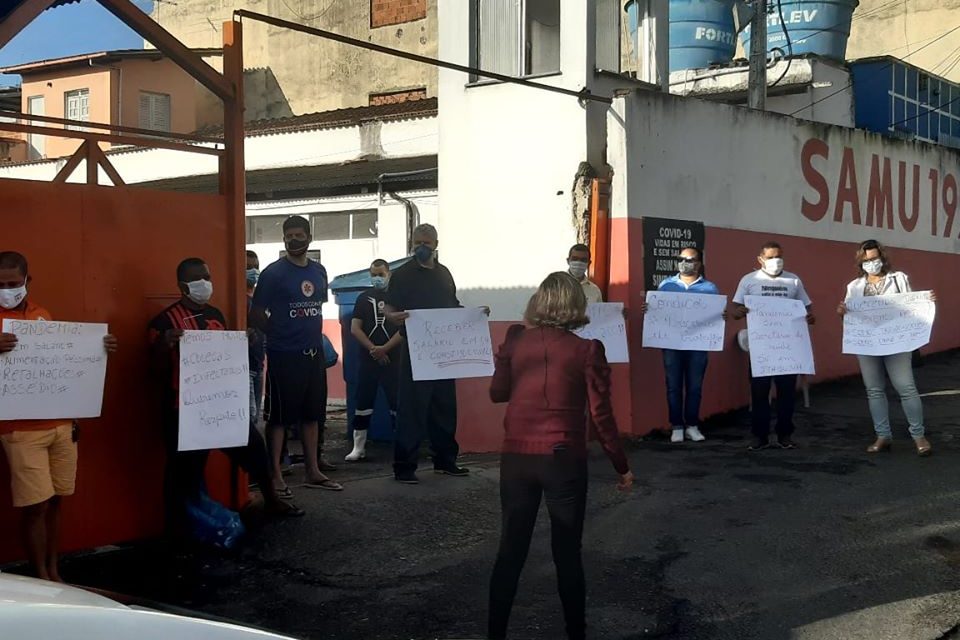 Salários atrasados: servidores municipais da Saúde cruzam os braços em Itabuna