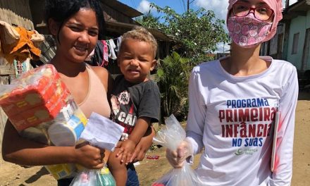 Crianças assistidas pela Assistência Social recebem Kits de Higiene e de Lanche