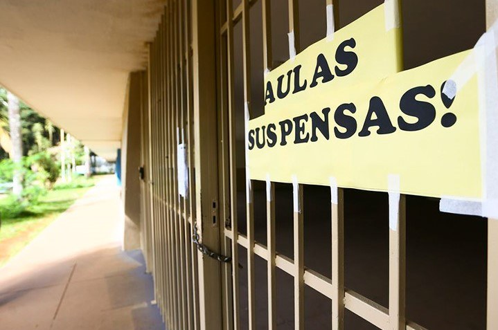 Governo prorroga até 30 de janeiro decreto que proíbe shows e aulas na Bahia