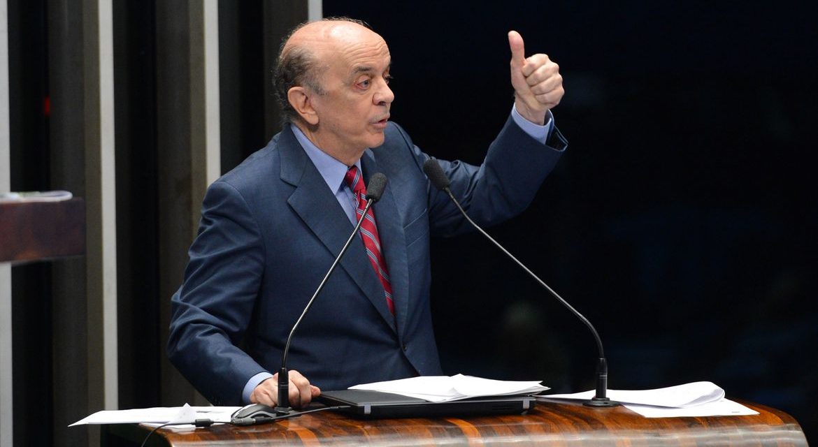 José Serra é denunciado por lavagem de dinheiro