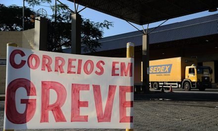 Funcionários dos Correios entram em greve em todo o país