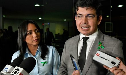 Oposição quer explicações do ministro da Justiça sobre dossiês contra servidores