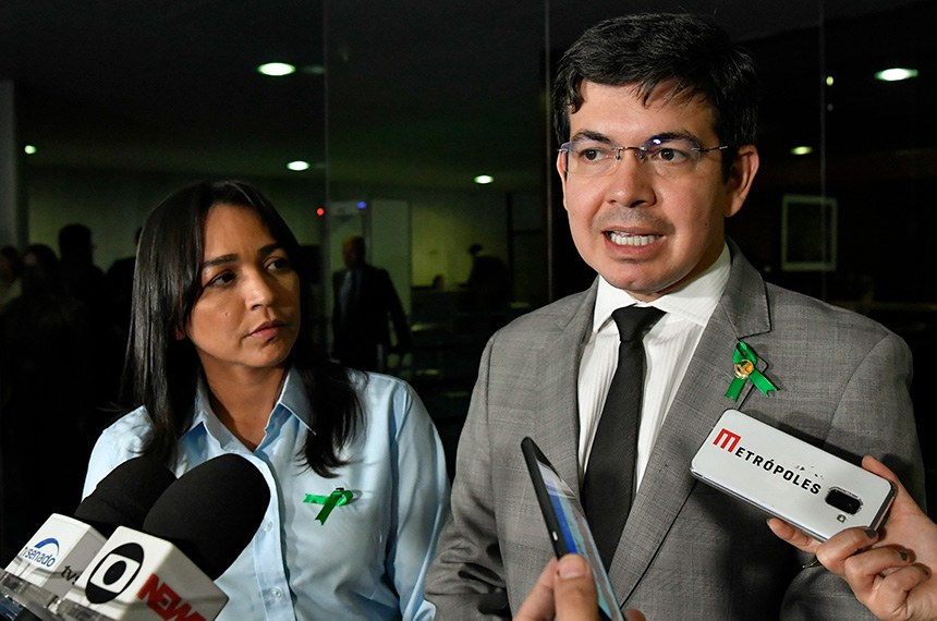 Oposição quer explicações do ministro da Justiça sobre dossiês contra servidores