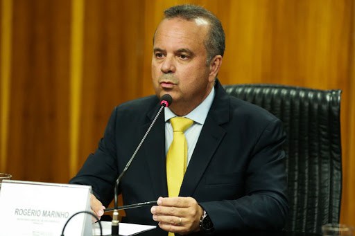 Inauguração de condomínio em Itabuna é adiada após avião que transportava ministro Rogério Marinho sofrer pane
