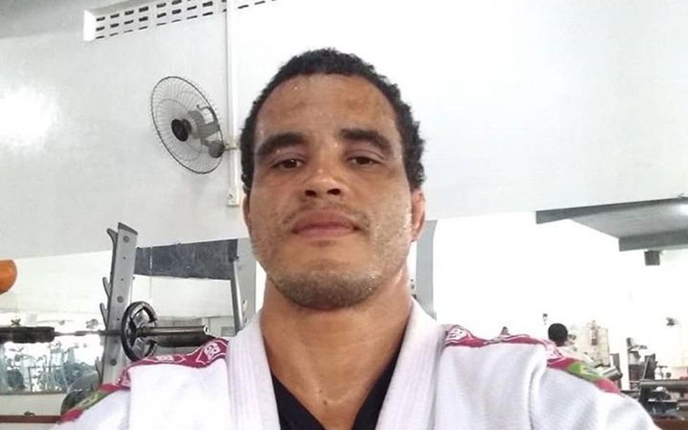 Campeão baiano de jiu-jítsu morre após se engasgar com pedaço de carne em Feira de Santana
