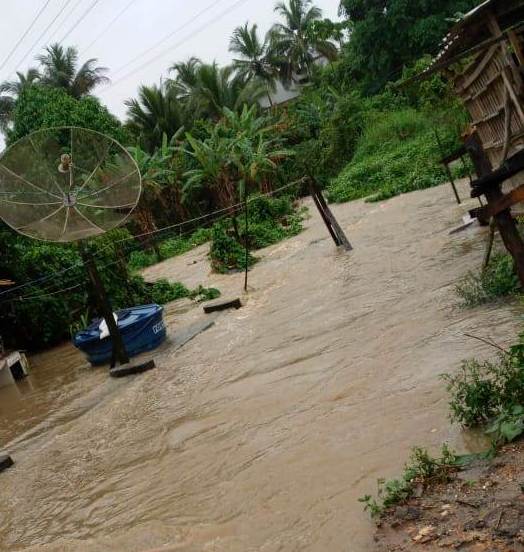 Chuvas: Itabuna já registra inundações e transtornos; fios de alta tensão no Urbis 4 provocam medo nos moradores