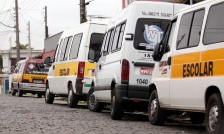 Sem ônibus, Itabuna reforça sistema de vans para o transporte no primeiro dia do ENEM
