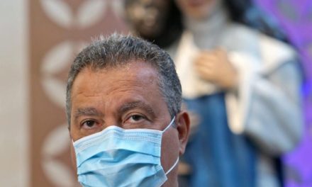 Após iniciar vacinação na Bahia, governador Rui Costa destaca cooperação