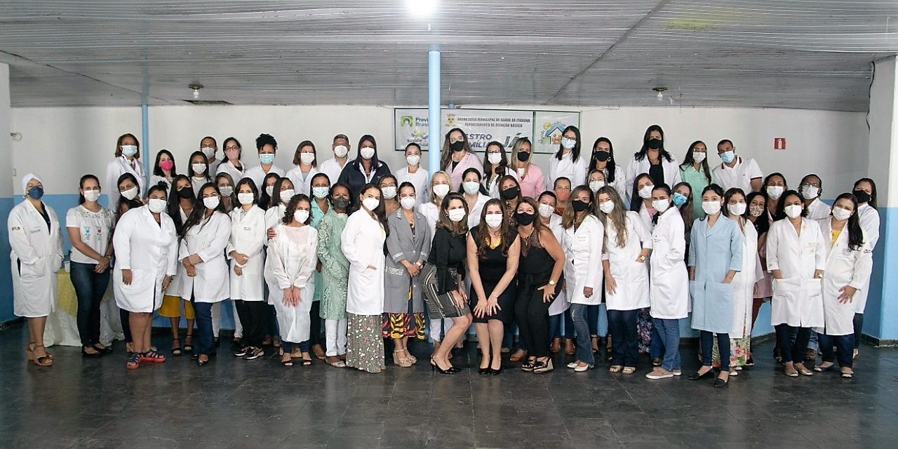 Enfermeiros do Departamento da Atenção Básica são vacinados durante evento na Usemi