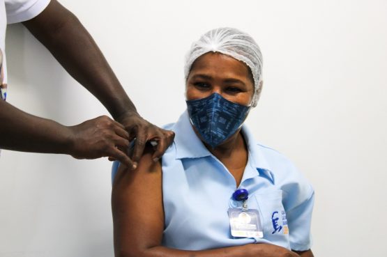 Mais de 19 mil baianos já tomaram a primeira dose da vacina contra Covid-19