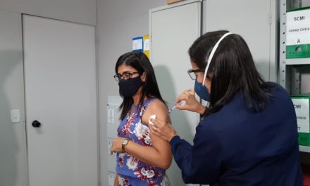 Itabuna avança na primeira fase de vacinação com remessa da Oxford/AstraZeneca
