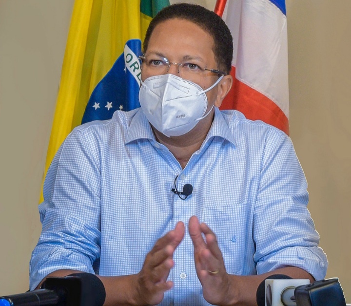 Augusto Castro rebate denúncia de irregularidades na vacinação de profissionais de saúde