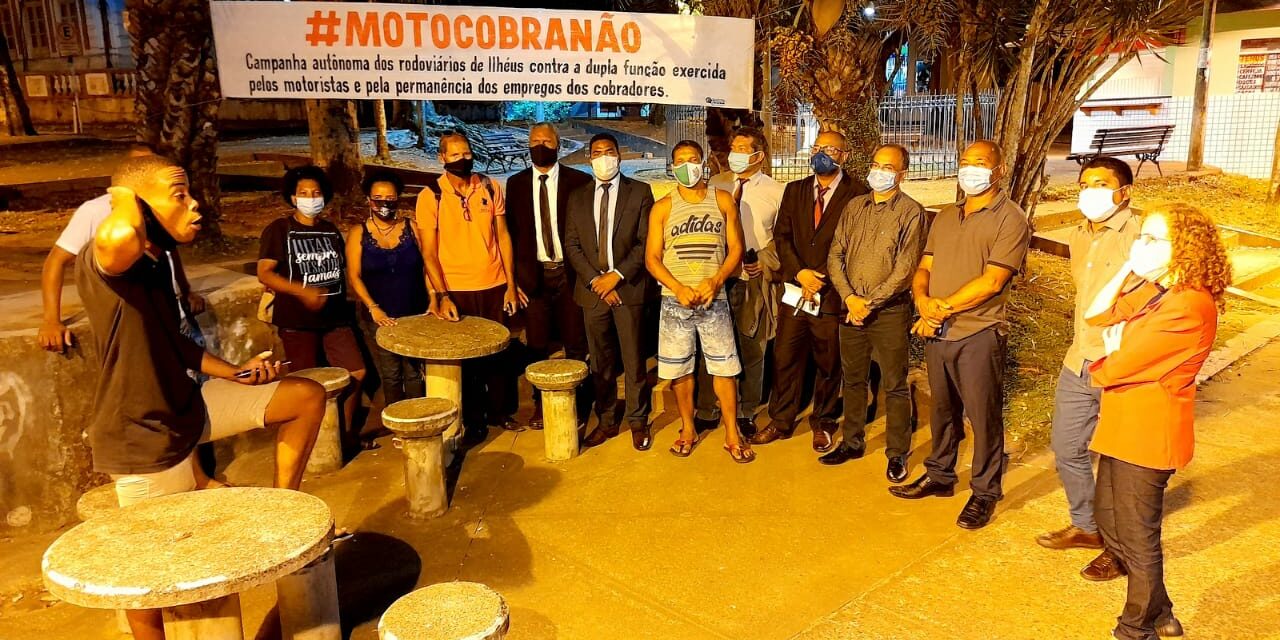 Função ilegal do “motocobra” tem protesto de vereadores e cobradores de ônibus em Ilhéus