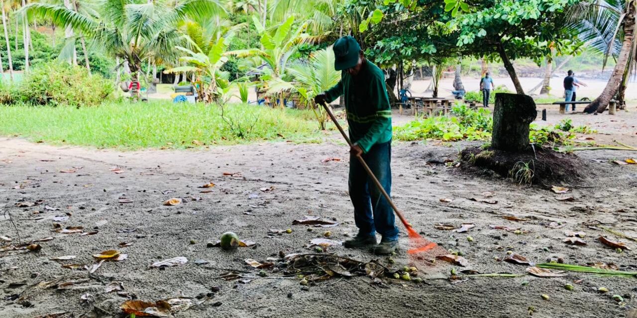 Prefeitura de Itacaré realiza mutirão de limpeza nas praias