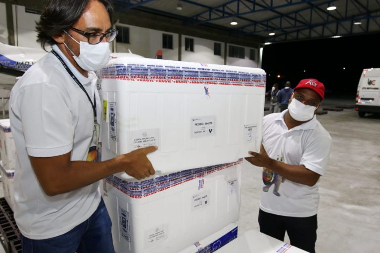 Bahia recebe nova remessa de vacinas contra Covid-19