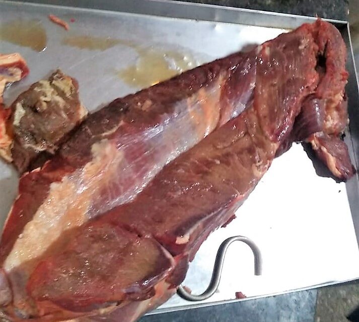 Fiscais apreendem mais carne estragada no São Caetano em açougues da mesma rede