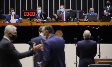 Plenário suspende debates sobre PEC que retoma auxílio emergencial