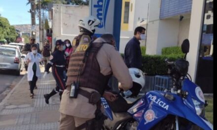 Conquista: Homem surta, esfaqueia funcionários da Embasa e é neutralizado pela polícia